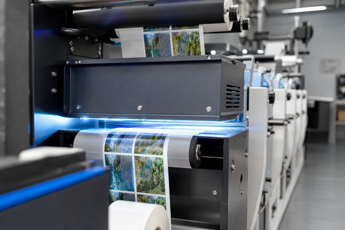 UV-LED curing lamp on a narrow-web label converting press